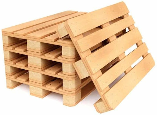 Qual o tipo de madeira usada em paletes?